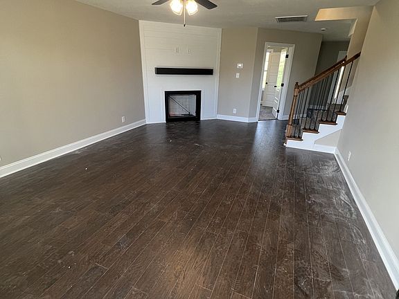 3rd image of 213 Cardinal Creek Dr