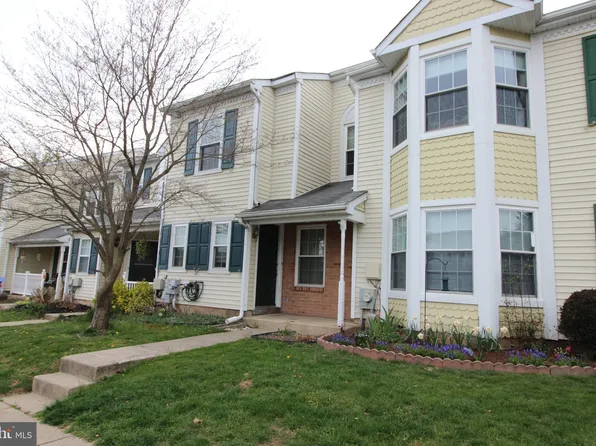 29 Van Horn Pl, Holland, PA 18966