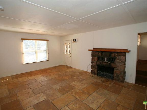 4th image of 976 Cameron Dr