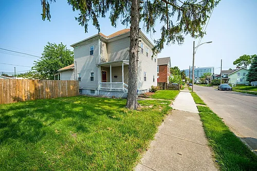 757 Wager St Photo 1