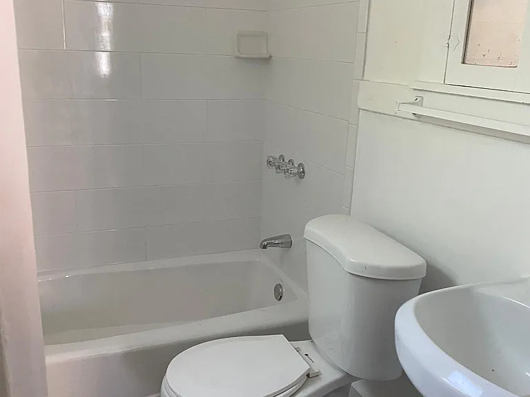 6309 S Gregory Ave #A — Photo 8