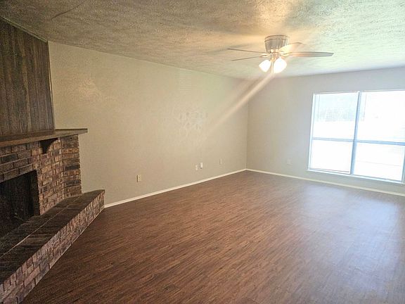 2nd image of 6809 Glenhurst Dr