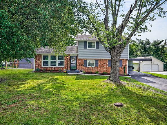 3rd image of 317 Lakeshore Dr