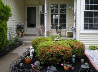 1184 Meadows Dr, Williamstown, NJ 08094