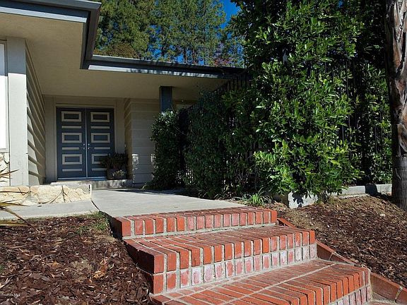 3rd image of 3217 Kirkham Dr