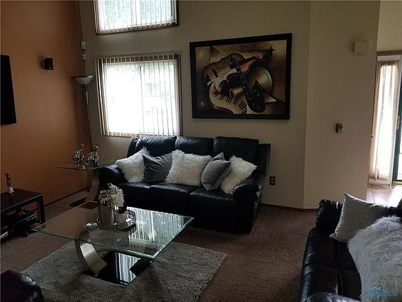 3rd image of 1115 Bedford Woods Dr