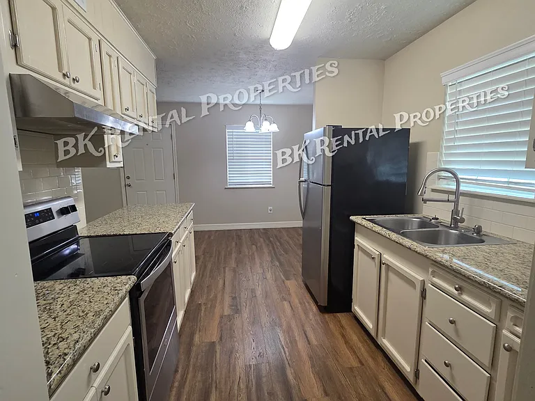 1438 Hayes Rd — Photo 9
