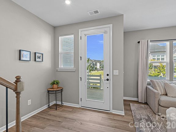 4th image of 118 Berkeley Ave #D