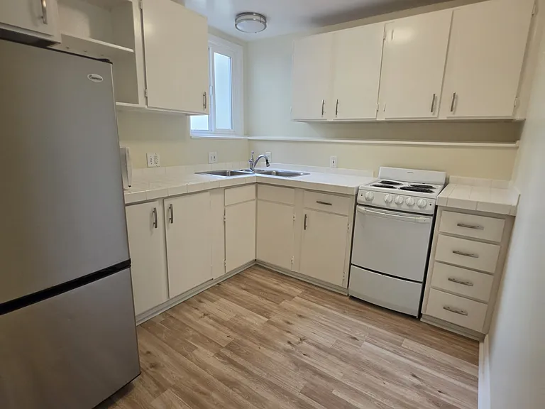 1513 Baker St #A — Photo 2