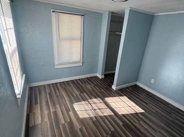 704 NW Alma Ave APT 101