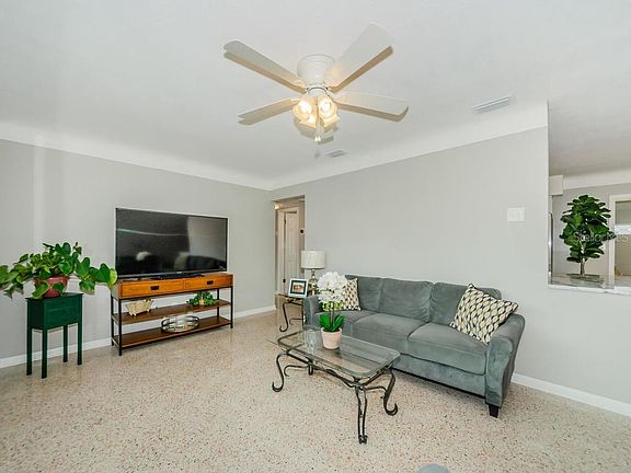 5th image of 439 60th Ave S