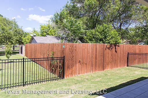 2nd image of 3747 Vista Cove Dr