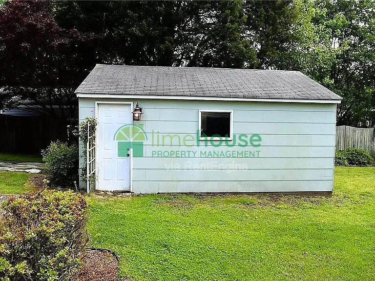 1439 Simpson Ct — Photo 13