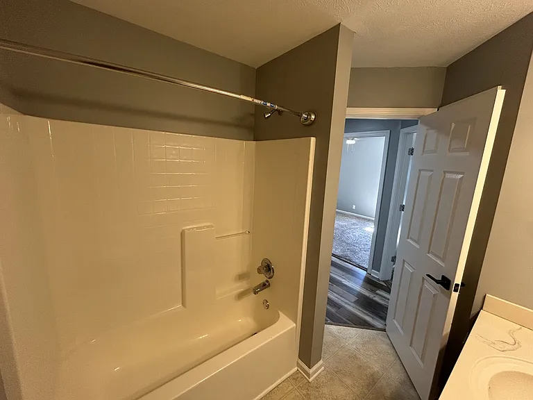 808 Leigh Ann Dr — Photo 12