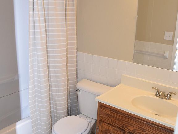 4th image of 13912 Oakbrook Dr
