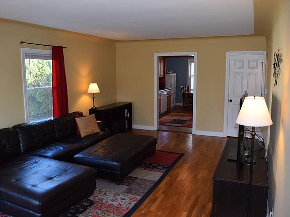 3rd image of 1443 Ardmore St SE