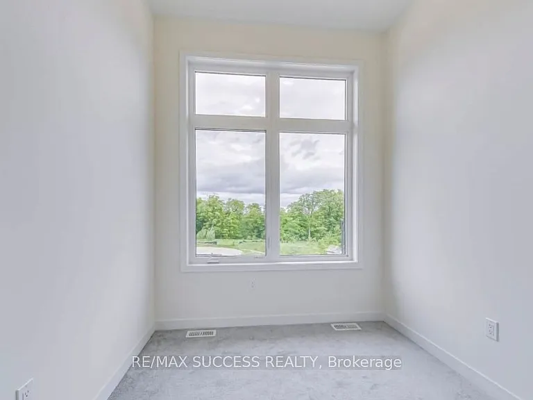 1538 Wellwood Ter — Photo 16