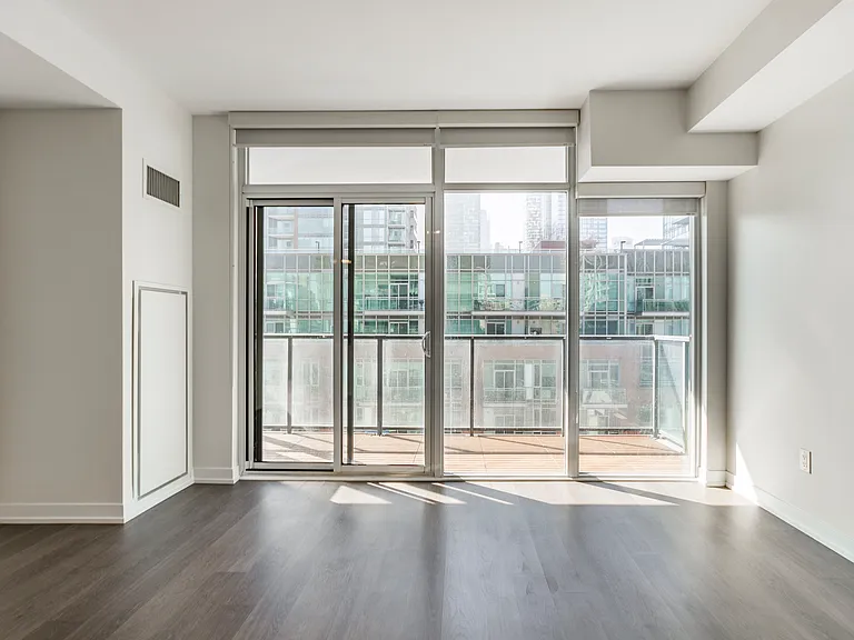 105 George St #713 — Photo 14