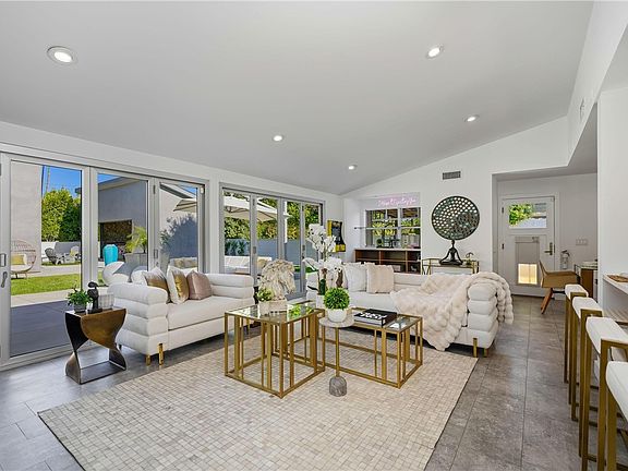 5th image of 9400 Encino Ave