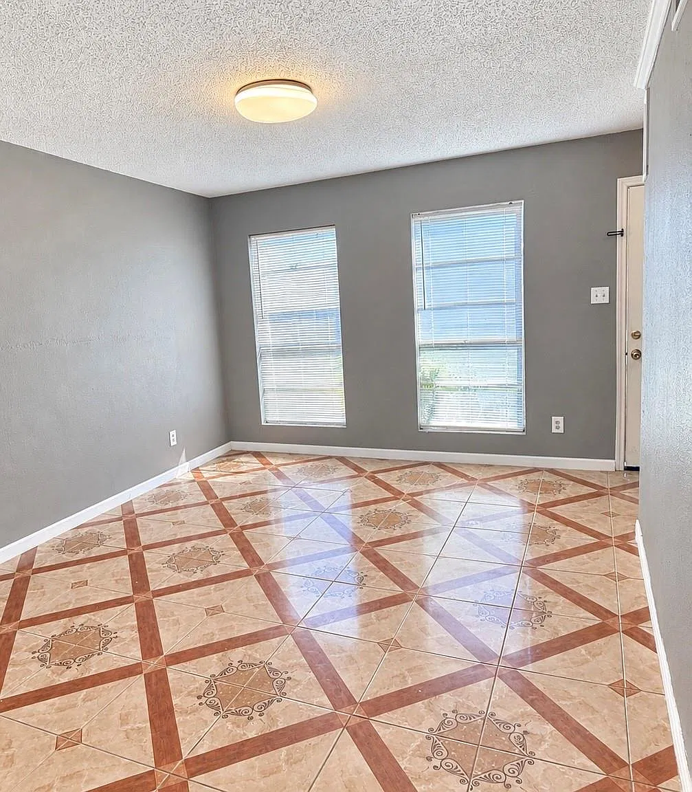 2 bed, 2.0 bath, 1104 sqft, $1,349 — Photo 2