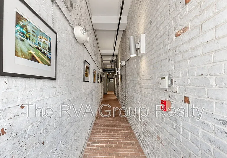 110 W Marshall St #27 — Photo 6