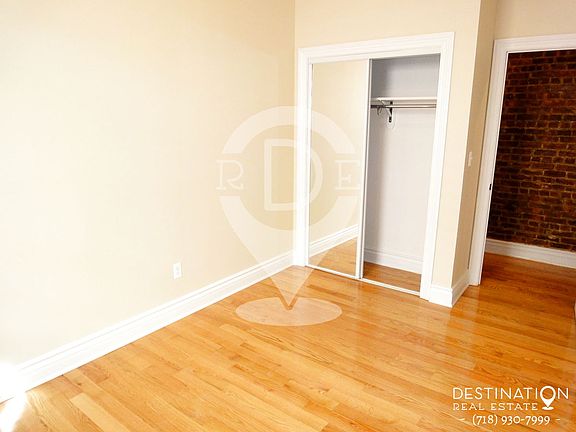 4th image of 2611 30th St #2R