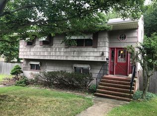 41 Peach Tree Rd, Oakhurst, NJ 07755