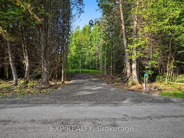 1585 Darling Rd, Lanark Highlands, ON K0A 1P0
