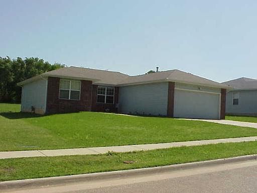 4124 W Madison
