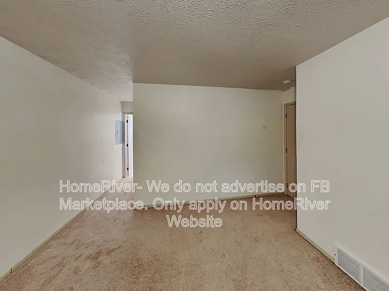 3522 S Mount Vernon St #4 — Photo 2