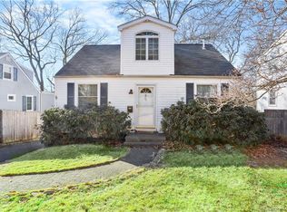 96 Woodbury Ave, Stamford, CT 06907
