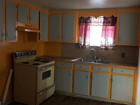 2nd image of 2150 Van Buren Ave