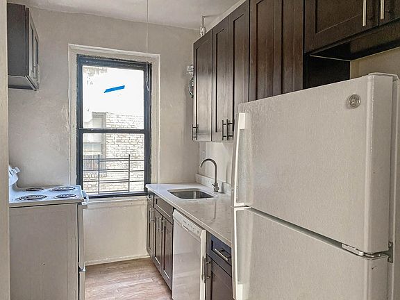 3rd image of 21-05 33rd St #4P