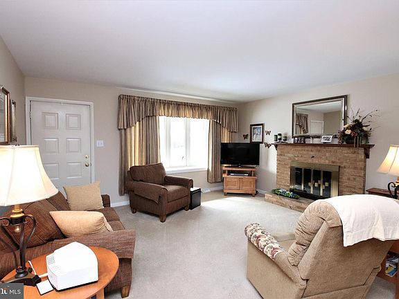 5th image of 10708 Oak Forest Dr