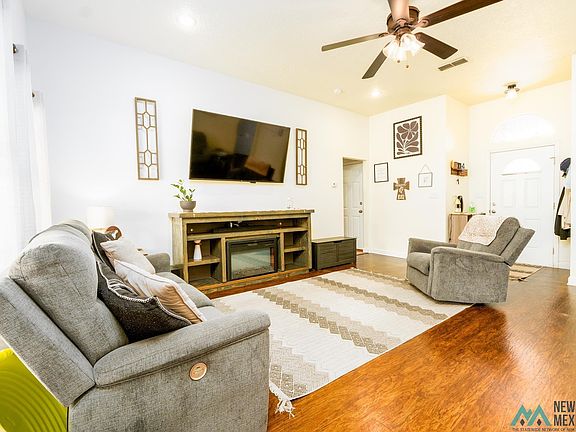 3rd image of 225 Wicks Ave
