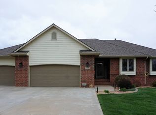 1720 N Country Club Ln, Kingman, KS 67068