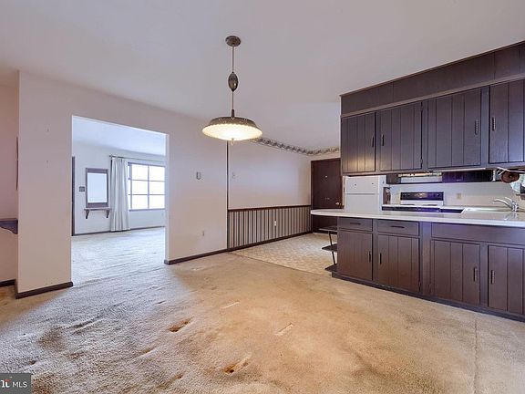 4th image of 404 Windy Tor Rd