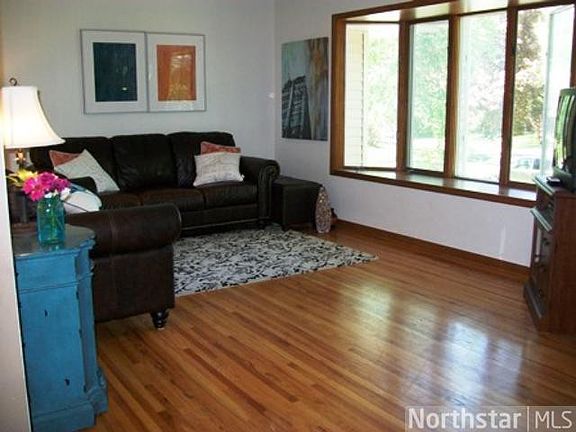 2nd image of 2346 Golfview Ct