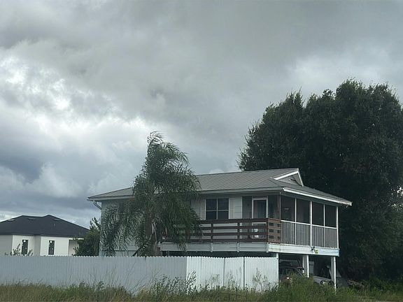 3rd image of 4017 3rd St SW