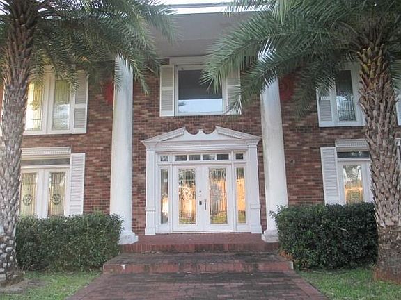 2nd image of 3401 Florence Dr