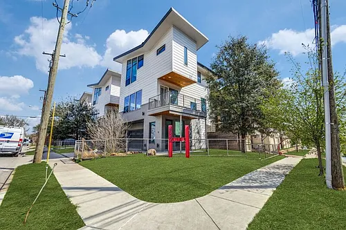 2522 N Henderson Ave #3 Photo 1 2522 N Henderson Ave #3 Photo 1