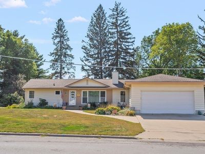 814 2nd Ave NE, Waverly, IA, 50677