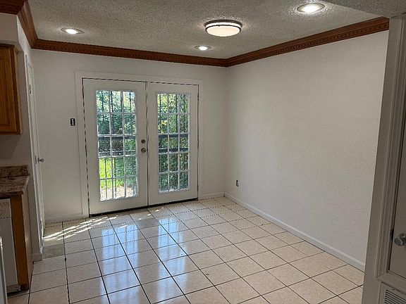 4th image of 6598 Coveview Ct
