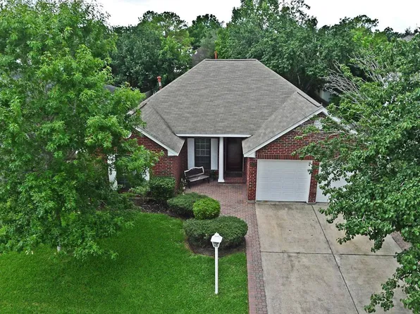 1118 Woodchase Dr, Pearland, TX 77581