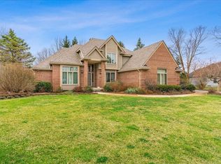 10171 Royce Dr, South Lyon, MI