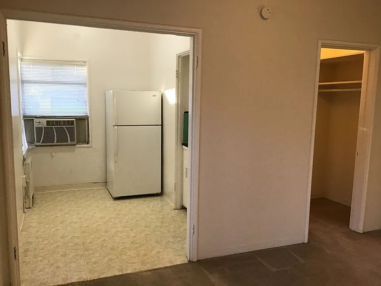 2330 Capitol Ave — Photo 8