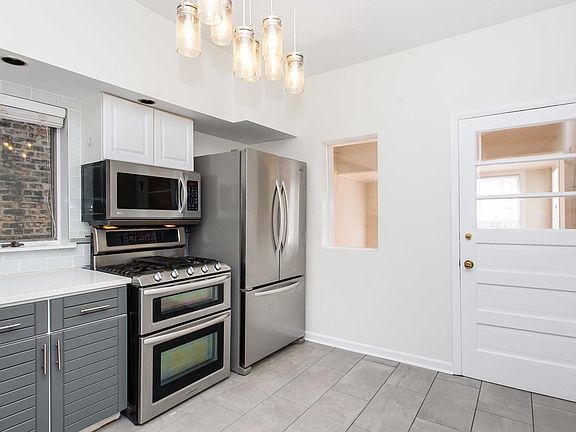 5th image of 2455 W Ainslie St #2