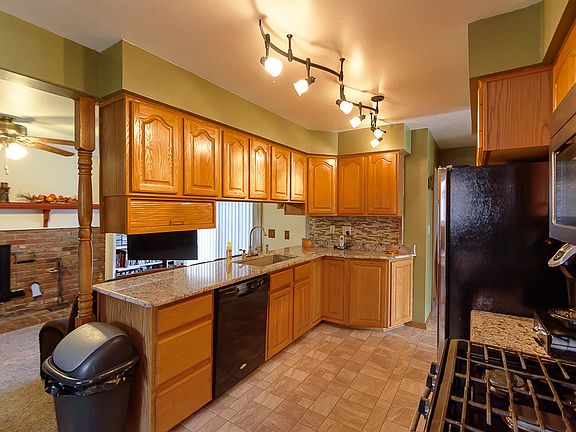 3rd image of 22520 Hillcrest Dr