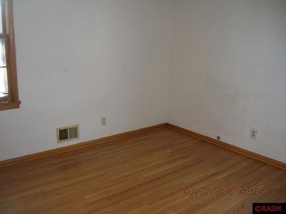 2nd image of 1016 S Broadway St