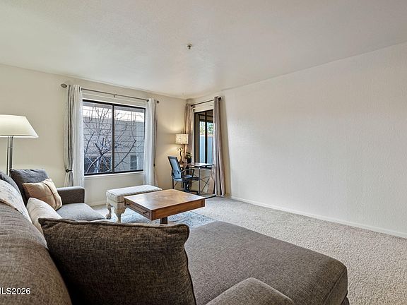 4th image of 3095 Lakeside Dr